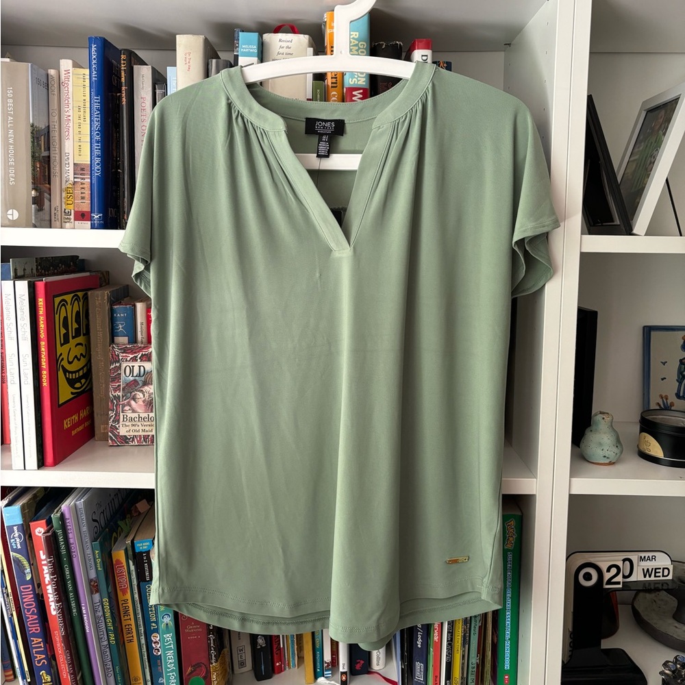 Jones New York, small green blouse NWT
